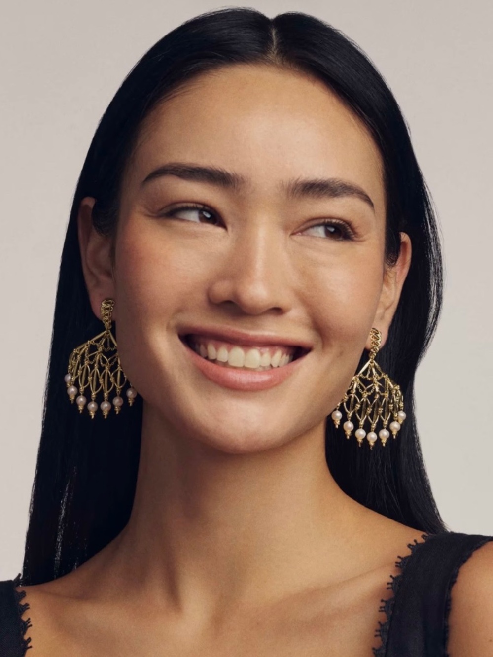 Kendra Scott Gabriella Gold Pearl Statement Earrings in Cultured Pearls - Picture 7 of 7